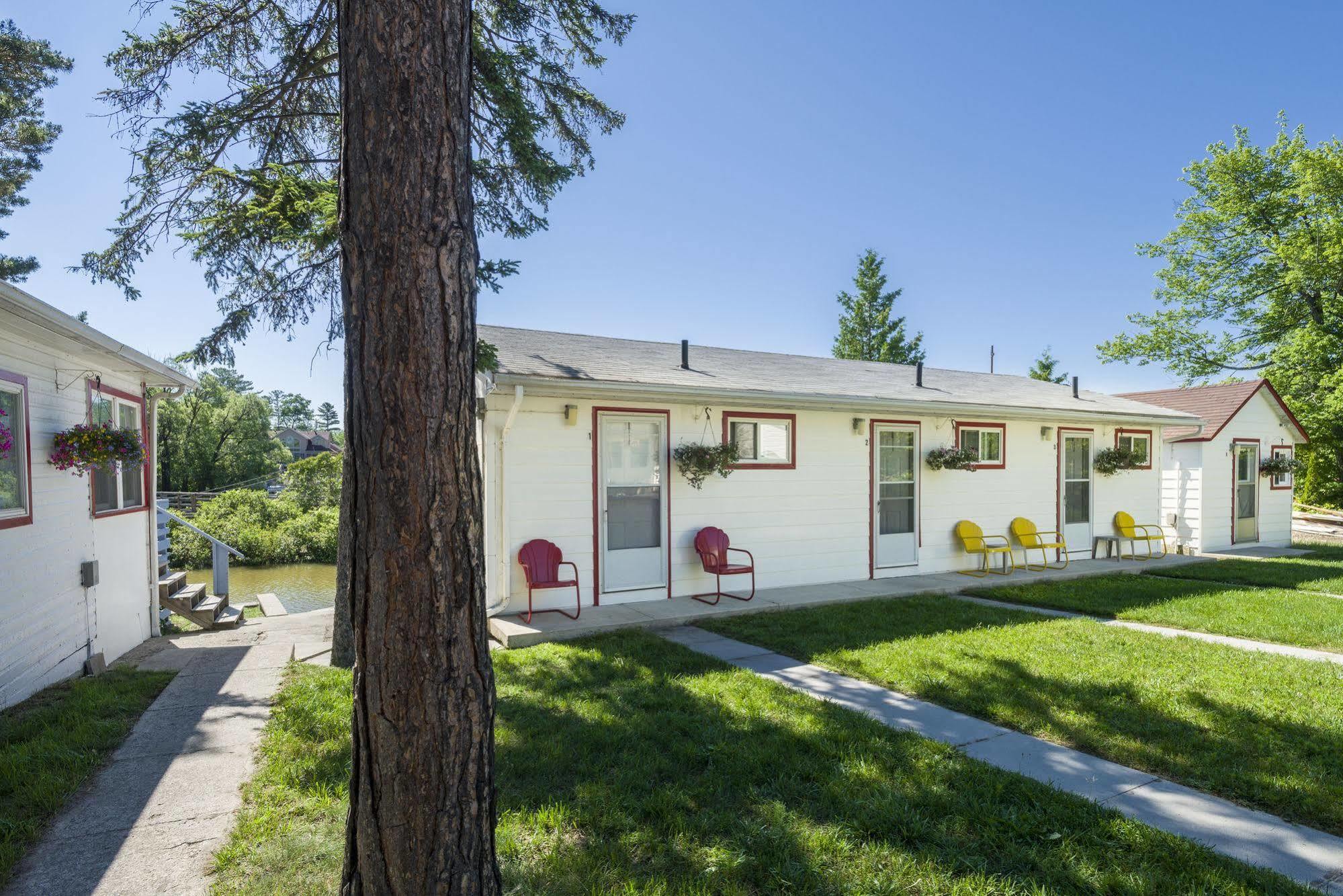 Hollywood Cottages Wasaga Beach Buitenkant foto