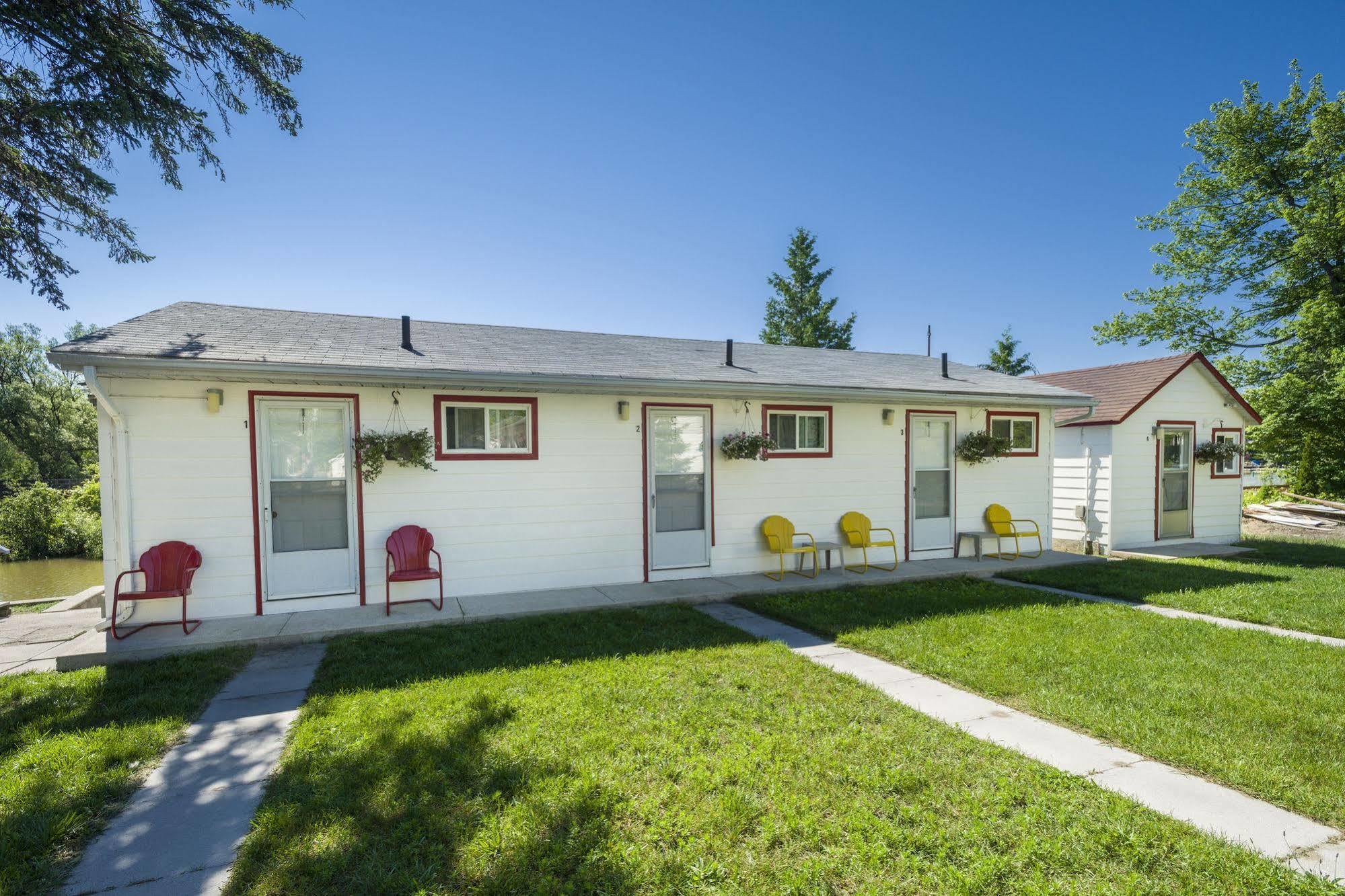 Hollywood Cottages Wasaga Beach Buitenkant foto