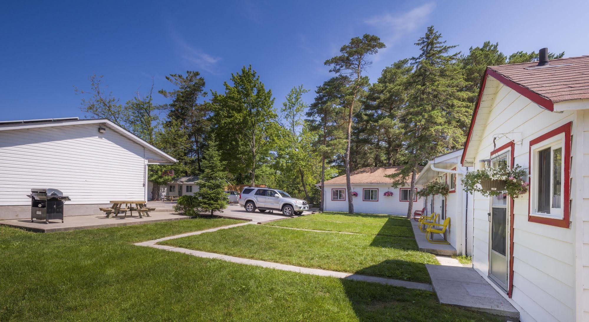 Hollywood Cottages Wasaga Beach Buitenkant foto