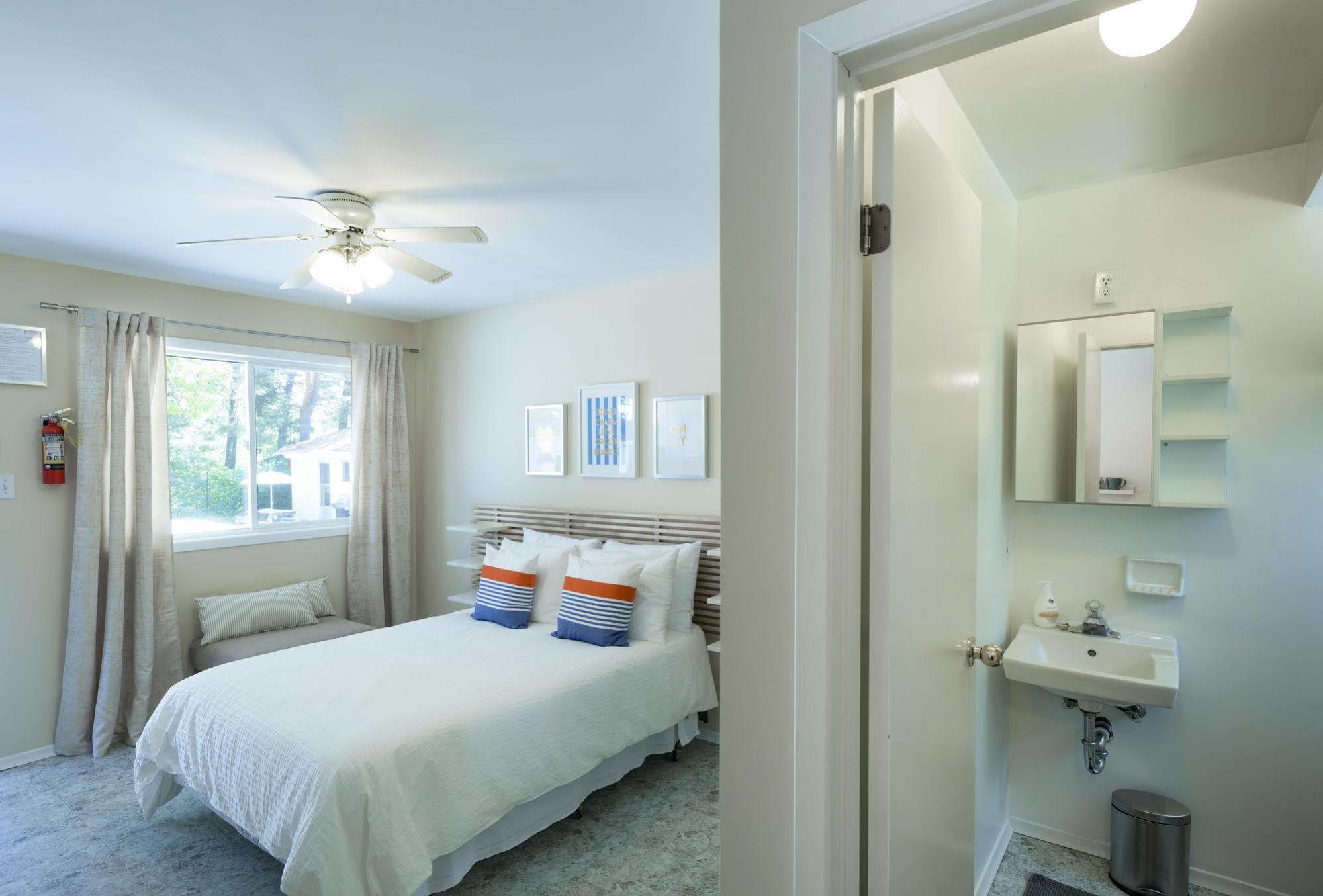 Hollywood Cottages Wasaga Beach Buitenkant foto